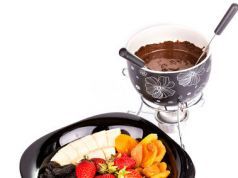 Make Your Valentine Smile with a Delectable (and Healthy!) Dark Chocolate Fondue