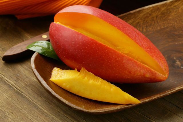 Strengthen Your Immune System with Mangos