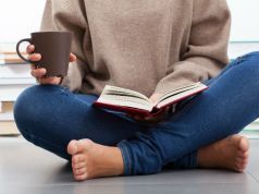 5 Reasons Sitting on the Floor is Good For Your Health