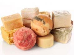 5 DIY Herbal Soap Recipes – These Make Great Gifts!