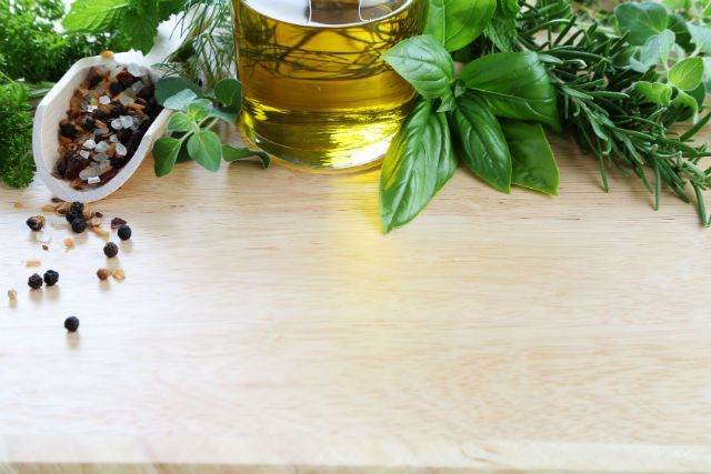 Give Your Immune System a Natural Boost with These 6 Herbs and Spices