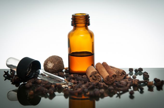 8 Reasons to Use Allspice Essential Oil