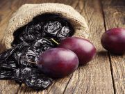 Slash Your Colon Cancer Risk and 8 Other Reasons to Eat Dried Plums