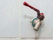 Fear Of Toxic Water Causes Chicago Residents To Get Rid Of Lead Pipes
