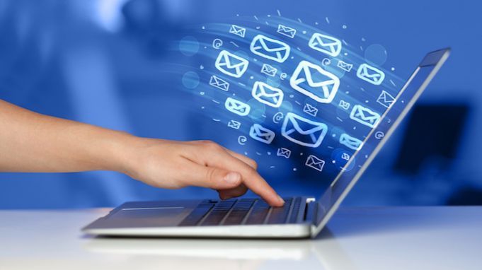 5 Reasons We Loved That (Fake) French Ban on Weekend Work Emails