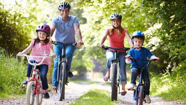 9 Ways To Keep Your Inactive Family Active This Summer (And Have Fun, Too)