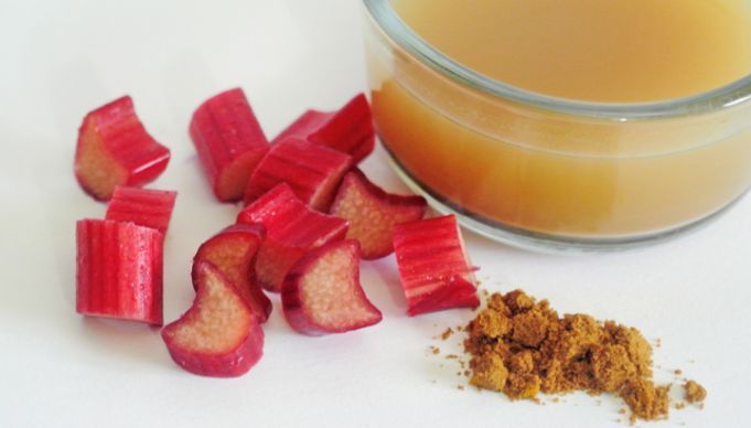 Want To Lighten Your Hair Naturally? Try This Rhubarb Rinse