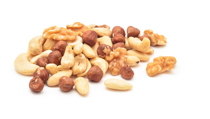 snack-on-nuts-every-day