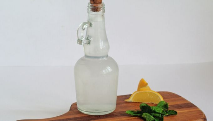 Stay Fresh: Try This Simple, All-Natural Mouthwash