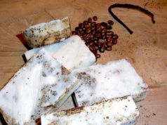 Make Vanilla Bean And Coffee Soap