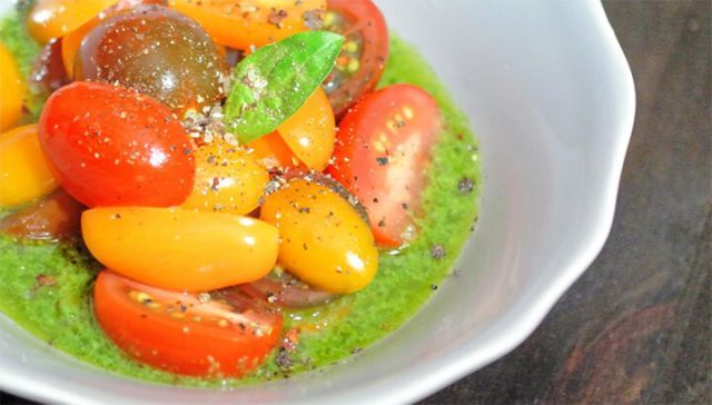 Jazz Up Your Salad With This Basil-Infused Lemon Vinaigrette