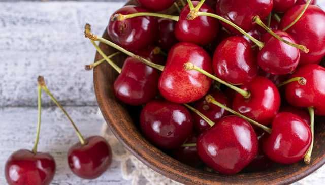 11 Reasons To Eat Cherries
