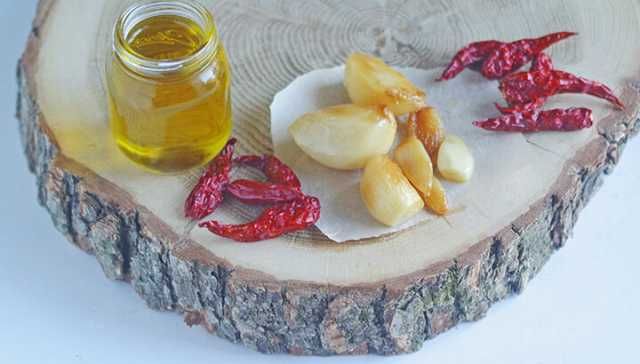 Health-Boosting Roasted Garlic And Chili Oil Recipe