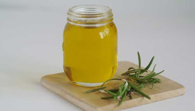 Hydrate And Heal With This Two-Ingredient Skin Care Remedy