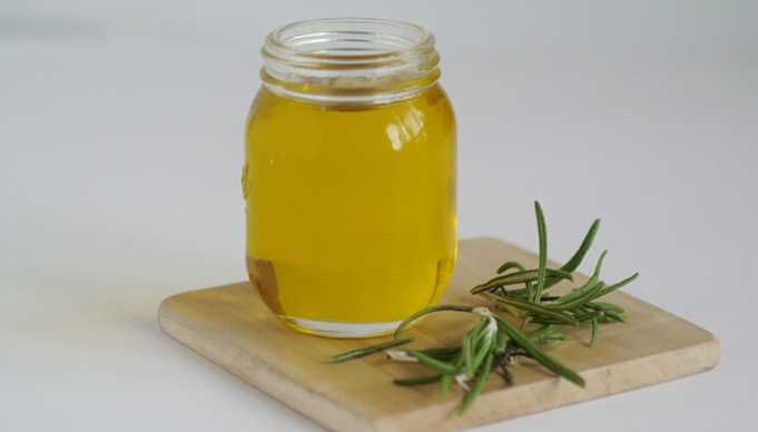 Hydrate And Heal With This Two-Ingredient Skin Care Remedy