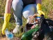 9 Ways That Giving Back To Others Is Good For You And How To Do It