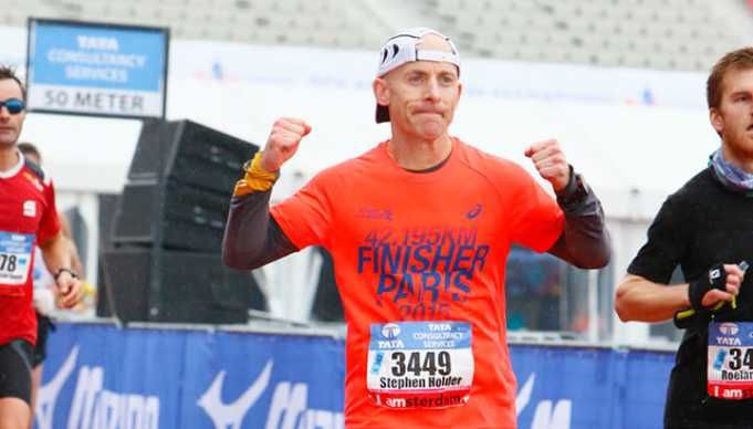 This Firefighter Runs 20 Marathons In 2016 For His Late Wife