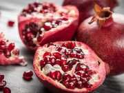 5 Ways to Use Pomegranates In Your Beauty Routine