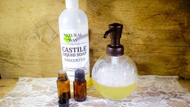 Rosemary and Peppermint Natural Shampoo Feature Photo