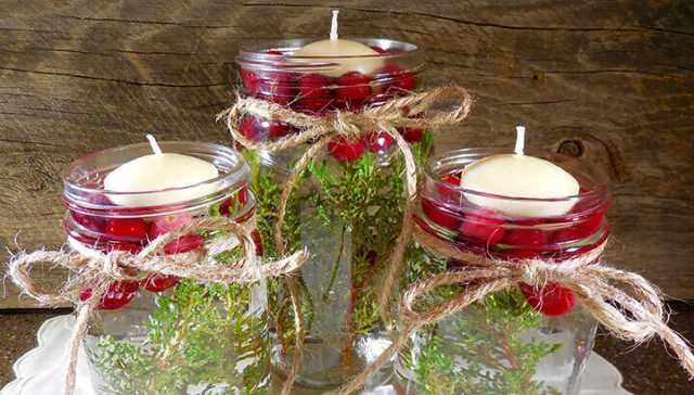 Christmas Floating Candles With Cranberries And Greenery
