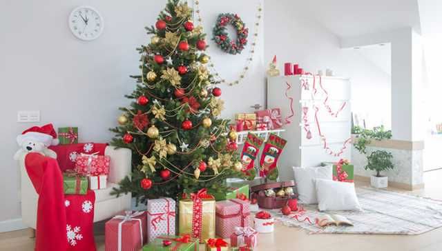 The Hidden Cost Of Christmas: Budget And Environmental Pain