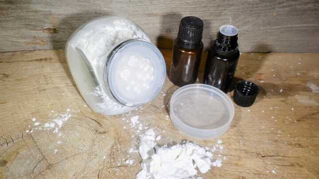 DIY Medicated foot powder Feature Photo