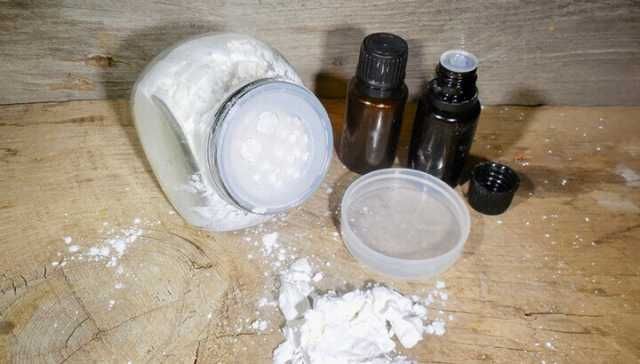 Beat Jock Itch And Athlete’s Foot With This All-Natural Powder