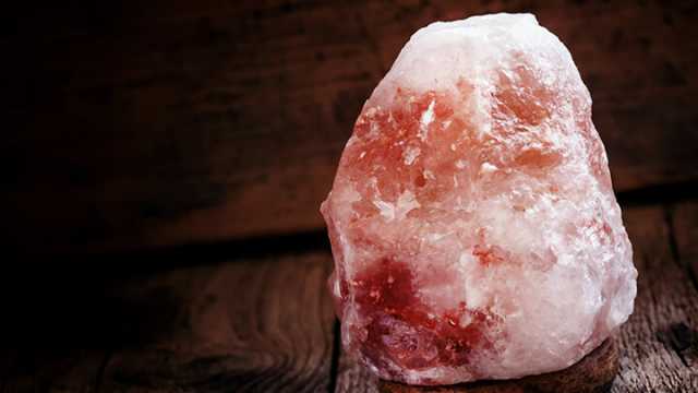 A pink salt lamp is said to have numerous health benefits