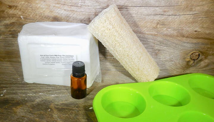 Exfoliating loofah soap Photo 2