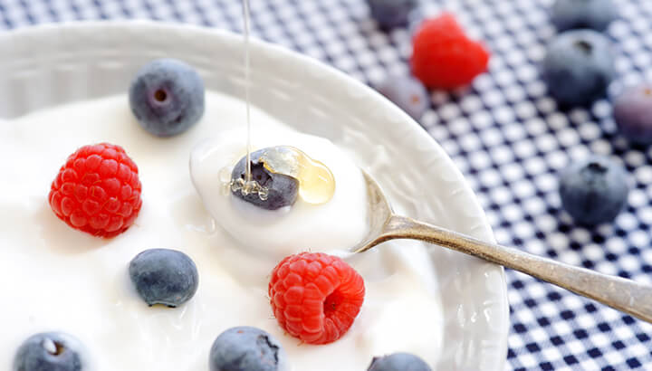 Eating probiotics, like Greek yogurt, can help eliminate smelly poop.