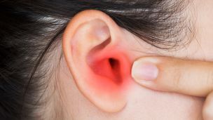 5 Home Remedies In Your Kitchen For Painful Earaches