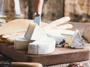 5 Cheeses for the Perfect Healthy Holiday Cheese Platter
