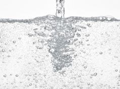 Should I Be Drinking Sparkling Water?