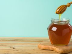 8 Honey Secrets For a Healthy Gut, Great Skin, and Supermodel Hair