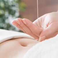 WhyYouShouldPutCastorOilinYourBellyButton_AltDaily_980x500 copy