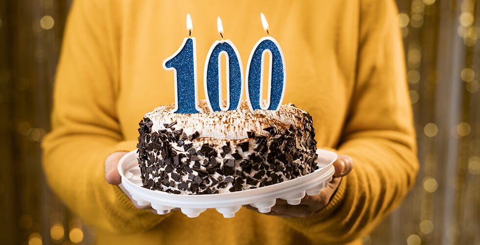 Centenarian Secrets: How People Who Live to 100 Outsmart Disease