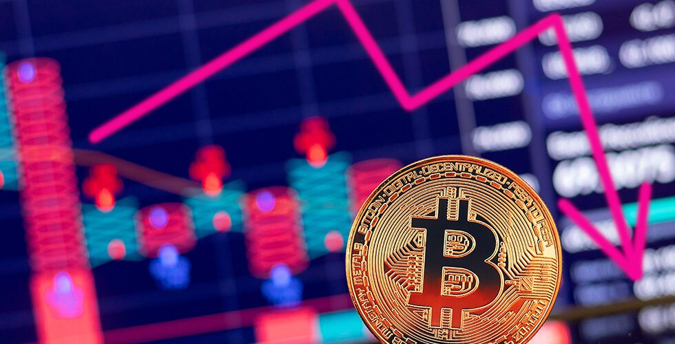 Crypto Markets Rattle as Bitcoin and Altcoins Plunge After Weekend Flash Crash