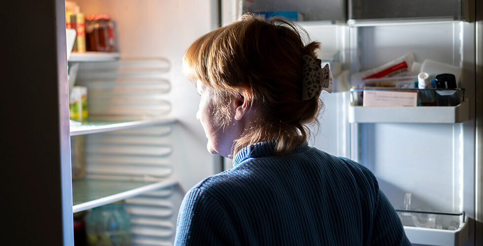 Late-Night Snacks or Early Dinners? The Truth About Eating for Better Sleep