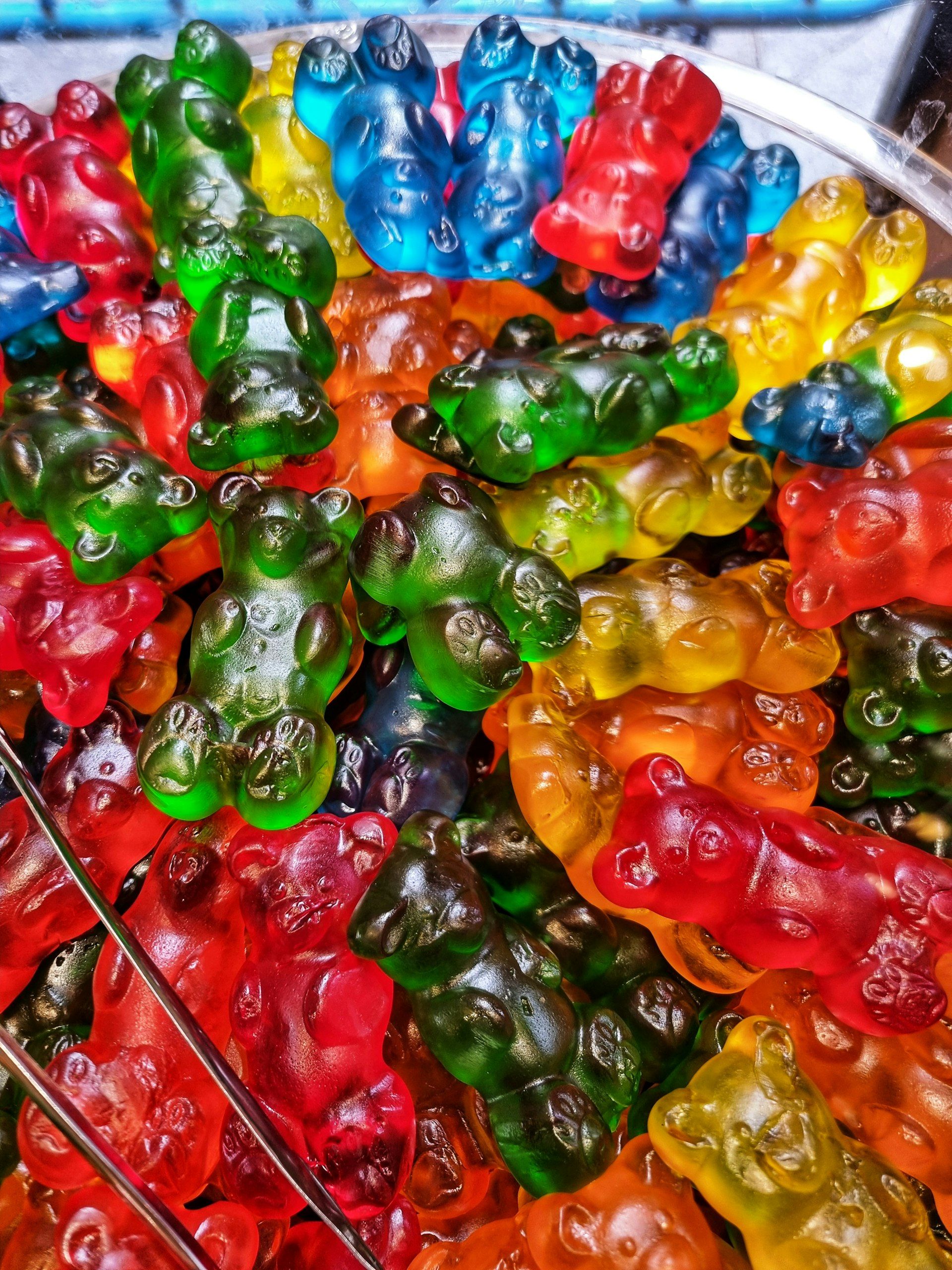 03-artificial-food-dyes-kids-cereal Why American Kids Still Eat Food Dyes Europe Warns About