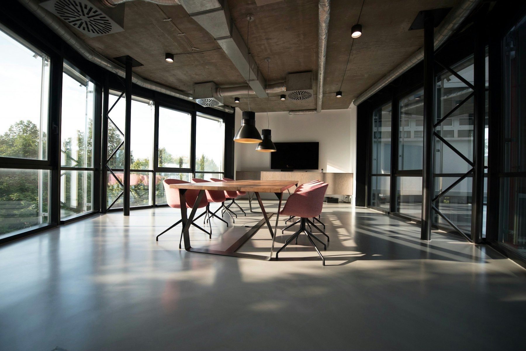 27-windowless-home-office-circadian-light A Windowless Spare Room Will Wreck Your Clock Before It Wrecks Your Brand