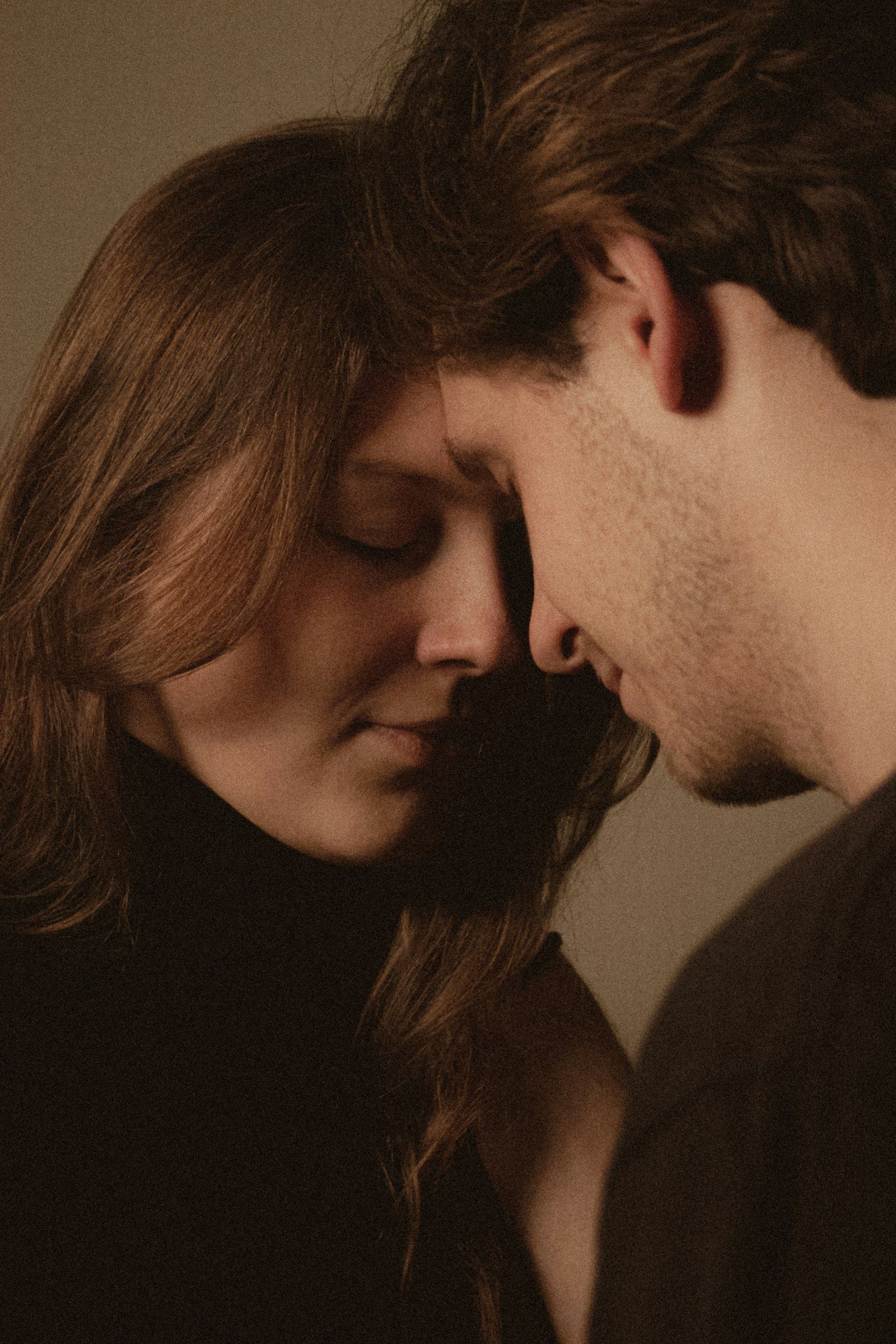What Happens First in Your Brain? Sexual Desire or Emotional Love?