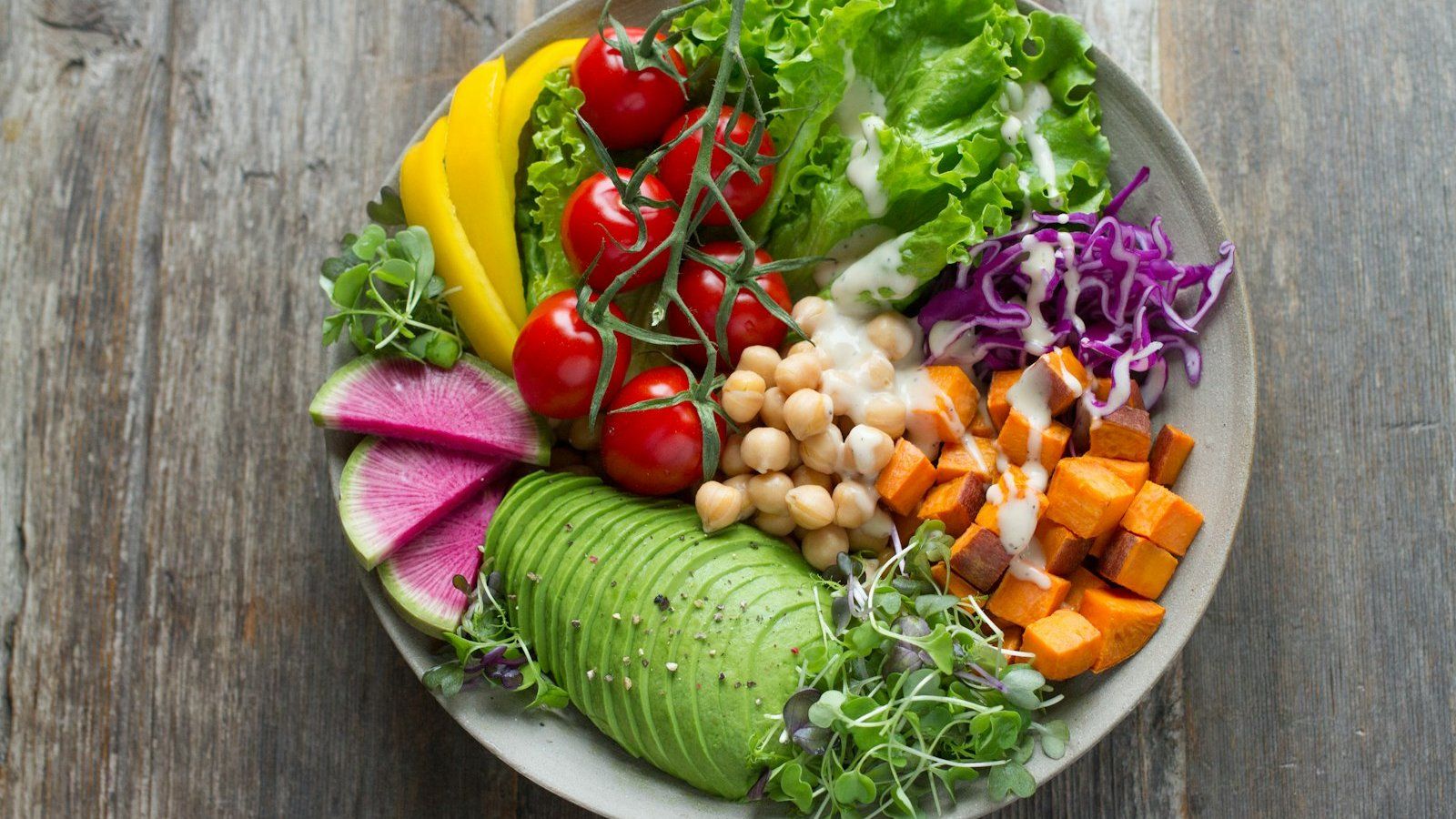 7 Home Remedies for After-Meal Bloating That Beat Another Peppermint-and-Hope Habit