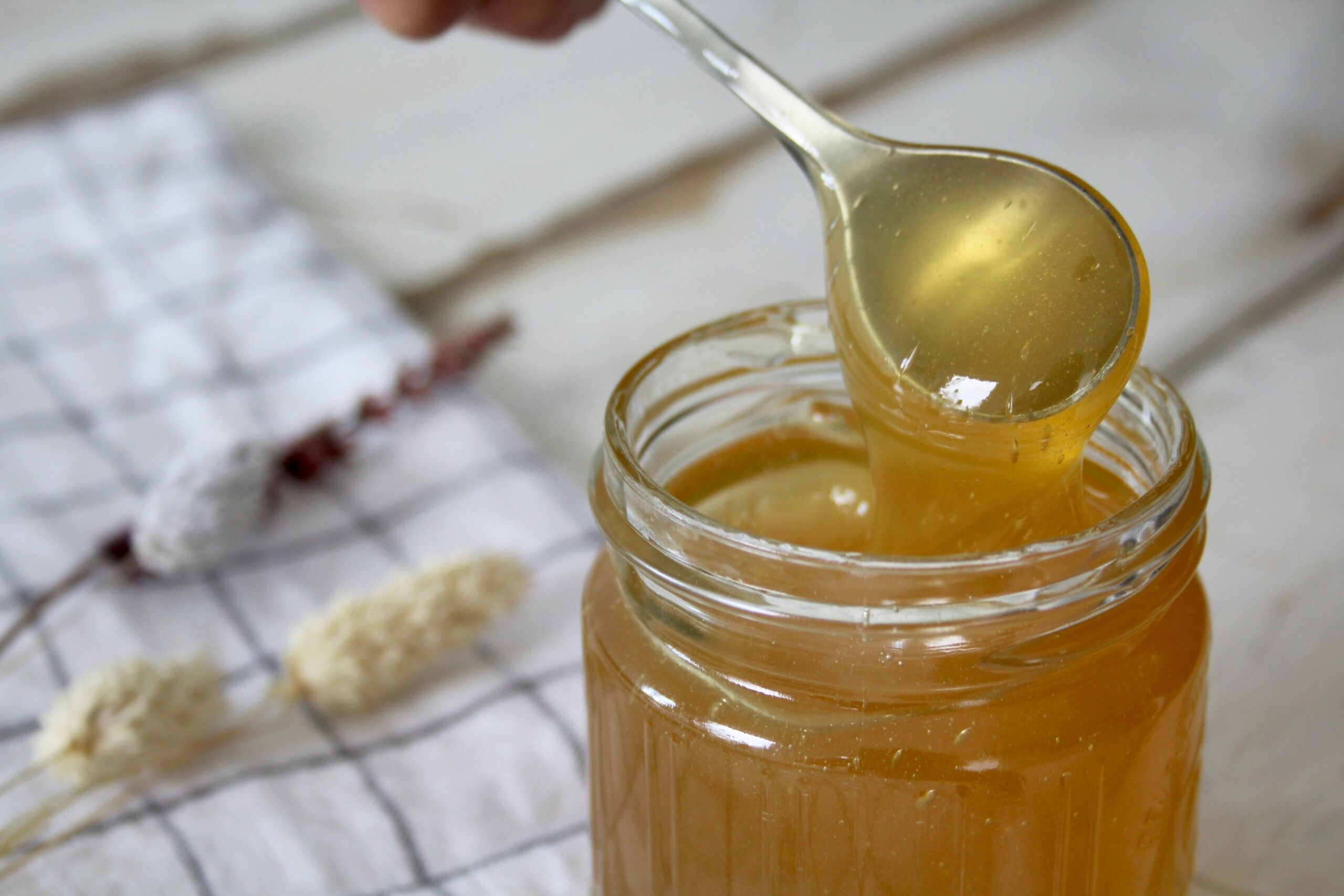 1 Spoonful of Honey Before Bed Tonight? Here’s What to Know